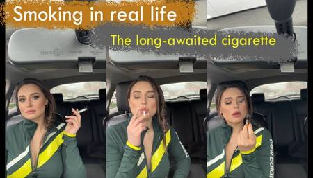 The long-awaited cigarette in the car - Smoking in real life