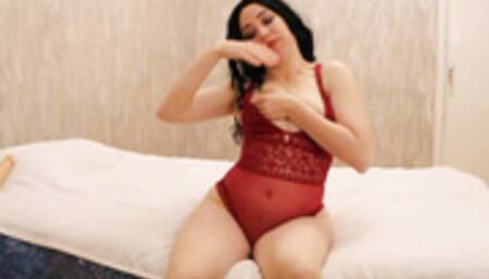 Cutie fools around with her favorite dildo