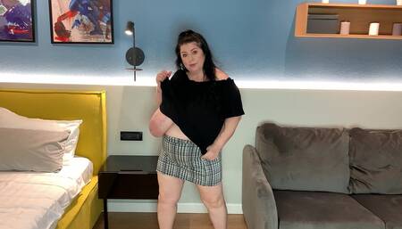 Natalie Mature Milf Boob Show