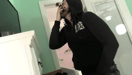 Claire Black Spyed On In Shower By Panty Sniffing Perv Russell Grand (SD 720p WMV)