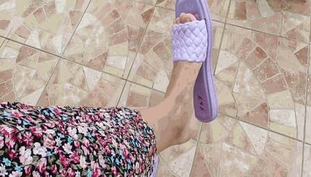 Dangling flip flops on vacation AVI(1280*720)HD