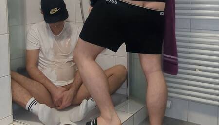 Emtpy my full bladder on my sub