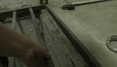 annoying foot play in dungeon - mp4 1080p