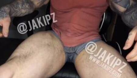 JAKIPZ PRECUMS ALL OVER HIS SHIRT