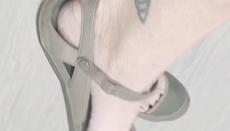 Flexing while wait at doctor