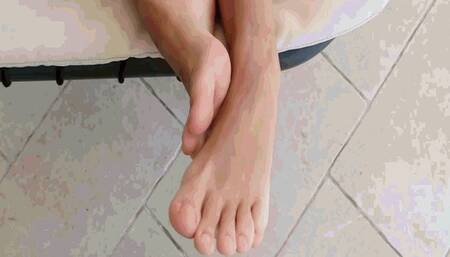 Sexy feet sunbathing MP4(1280*720)HD