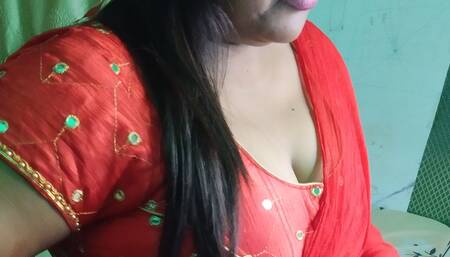 Hot sexy desi girl maje se online boobs dikhati hai.