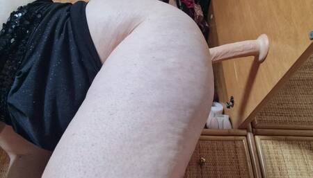 Divorced stepmom fucks her ass