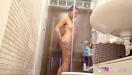 They Love Showering Their Amazing Bodies! Great Soapy Showers With Lara Cruz And Several Other Babes P1