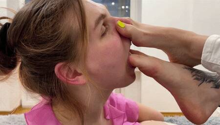 Toe Sucking And Feet Licking Double Lesbian Domination (WMV HD 720p)