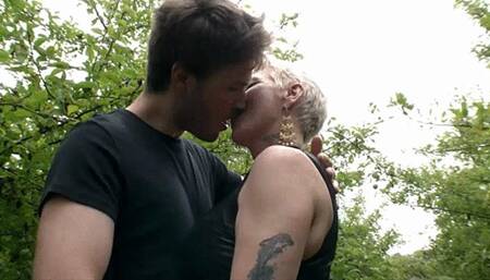 DIVORCED SLUT MILF OFFERED BY TWO COCKS