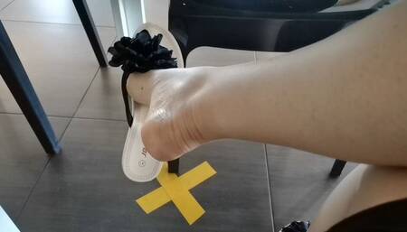 Exciting Italian woman's feet in a public bar full of people 4K