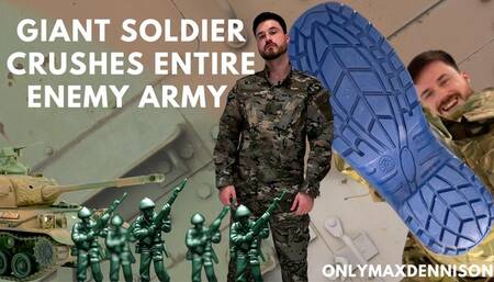 Giant destruction - giant soldier crushes entire enemy army