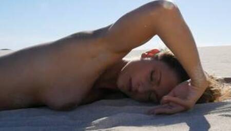 Glamorous Belgian beauty Miluniel Louis stripping and posing in the desert