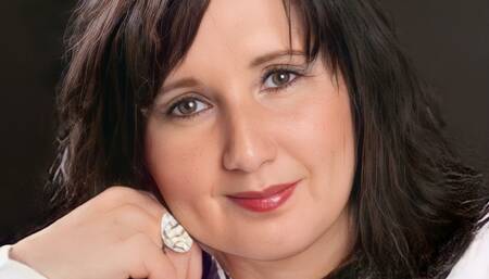 The moment of impregnation. Hot MILF seeded by BBC