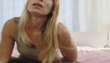 Sweet Woman Dancing On Cam While Rubbing Her Pussy