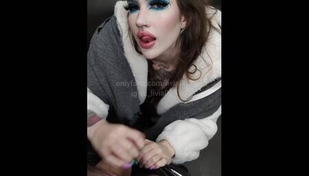 Blowjob in the elevator after going out to club