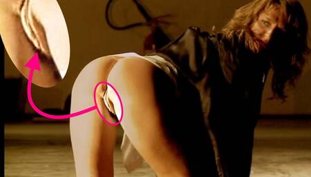 Vittoria De Ferrari Sapetto knows how to use her pussy