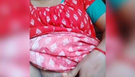 The groom is not at home, I really want to have sex