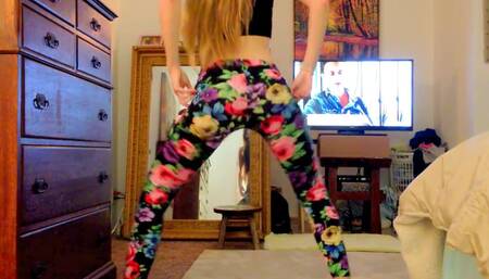 Alee Daley White girl booty poppin twerk part 1