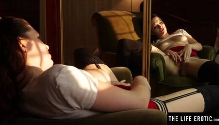 Radiant treasure's mirror masturbation clip