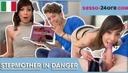 MY STEP MOTHER IS A COCK SLUT! (REAL FOOTAGE from Italy) - SESSO-24ORE