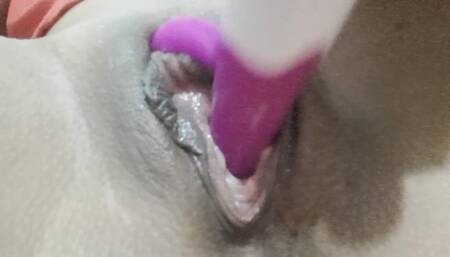 Look how I play my delicious pussy with my little toys until I cum