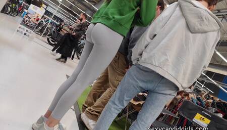 Candid Teen Cameltoe