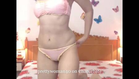 prettywoman40 on Chaturbate showing sexy ass