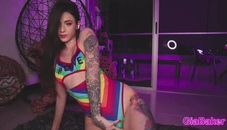 Gia_Baker Sexy dance to love is a bitch
