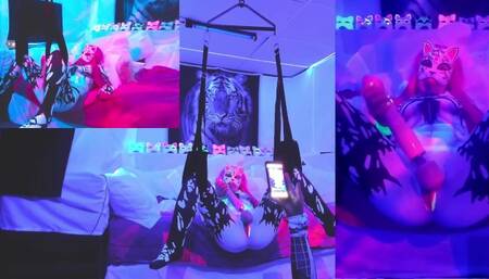 @SexyNeonKitty Anti gwen Spider Gwen squirting and fucked by Spiderman Live on Chaturbate