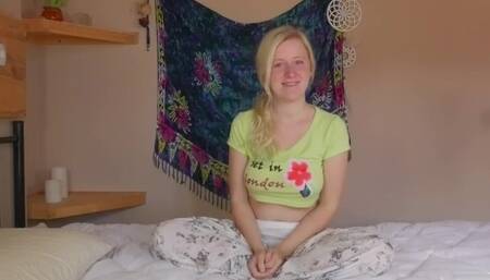 Dieser Lebensnahe Dildo Schenkt Anna Mai Einen Intensiven Höhepunkt