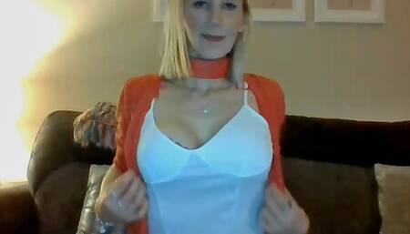 Mikeyliz - Blonde milf Liz from UK CB couple strips off