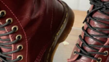 A Crushing Date with Doc Martens - Foodcrush POV and underglass views - doublecam - 4K