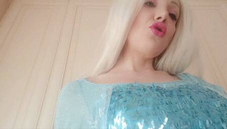 the beautiful frozen queen Elsa will surprise you WMW