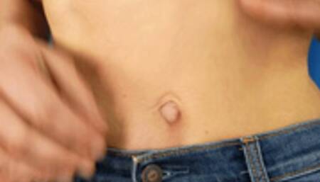 Emma Jean Shows You Her Innie-Outie Belly Button 4K (3840x2160)