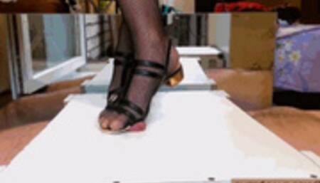 Cock under sandals (camera 2)