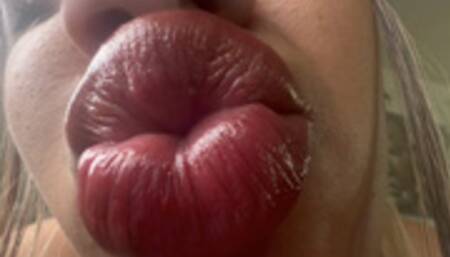 STANDARD VER Kiss from giantess big lips