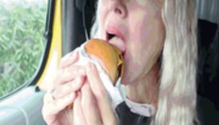 Hungry Bonnie MP4(1280*720)HD