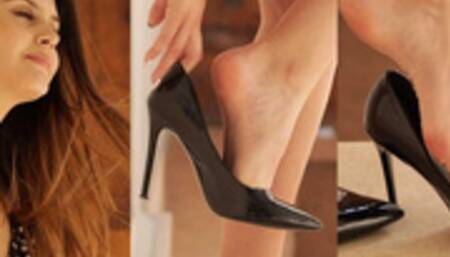 The sexy dangling and shoeplay of Sara in high heels - Video update 13107 HD