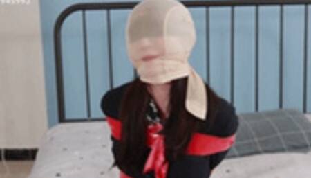 XY71-Xiao Xiao is wrapped in stockings and bound by tape