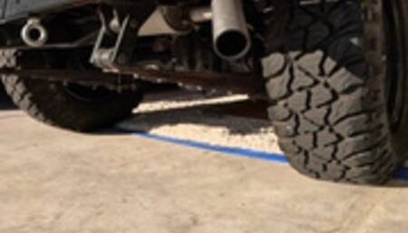 Cranking & Black Tailpipe Exhaust