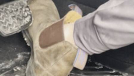 Jessica Cranks, Begs and Revs in Brown Blundell Boots