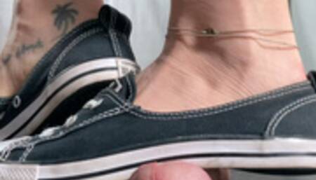 A Shoejob with Converse Ballet Sneakers - CBT, Footjob and Inshoe views - Multicam - HD