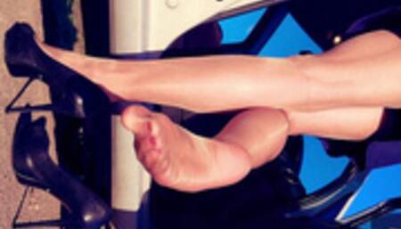 Sandra Jayde 20-02-23 Come and lick my soles in shiny pantyhose and leather high heels (1080p)