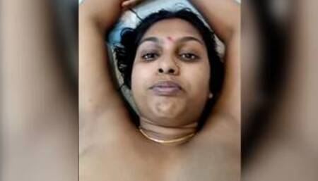 Bengali boudi fucking on Bed with face