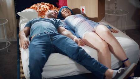 Jewelz's long legs clip