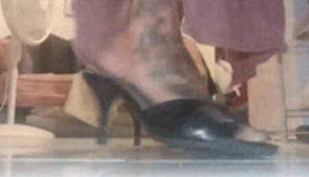 Giantess in a dress unaware High Heel Heel popping Shoe Play avi
