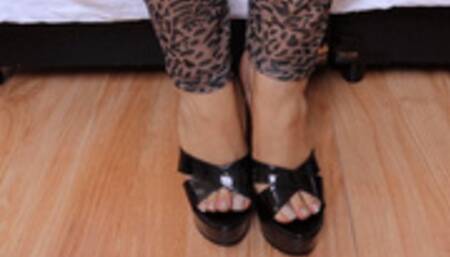 Dolce Amanan in a incredible dangling with black mules FOR MOBILE DEVICES - MULES - LOUBOUTIN STYLE- DANGLING - WHITE NAILS - BBW - MATURE - MILF - DIRTY TALK -