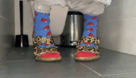 SOUND OF KIRA PEEING - MOV HD